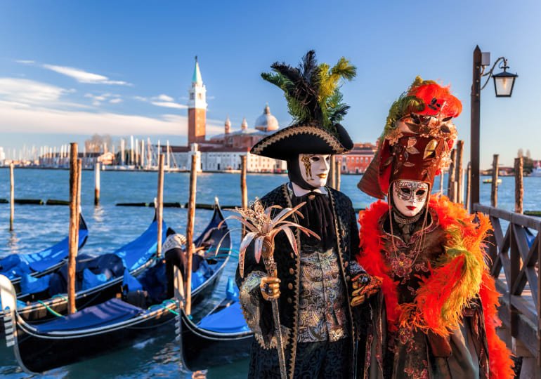 Carnaval de Venise et gondoles
