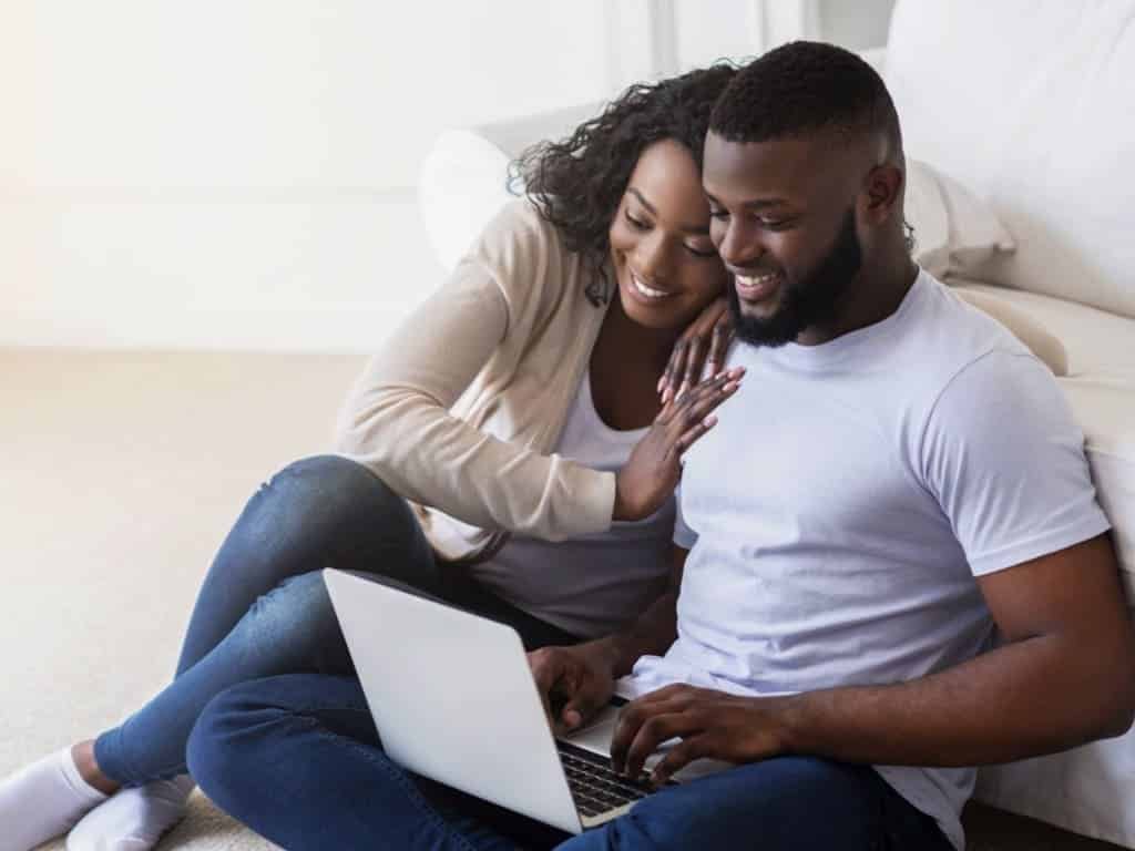 Couple planifie week end ensemble